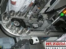 柔性鏈輸送線在醫藥、機械零件、食品和飲料工業中的應用是什么？